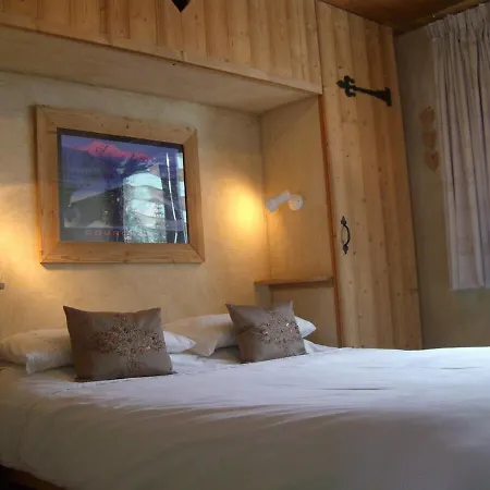 Moriond 1650 - 2 Bedrooms - Sleeps 8 * Courchevel